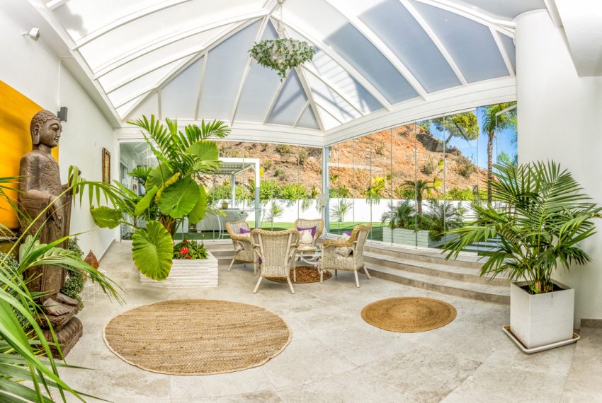 R5057962-Villa-For-Sale-Estepona-Detached-7-Beds-755-Built-4