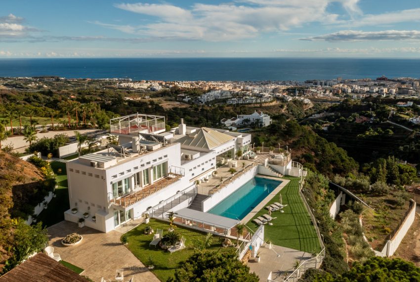 R5057962-Villa-For-Sale-Estepona-Detached-7-Beds-755-Built-7