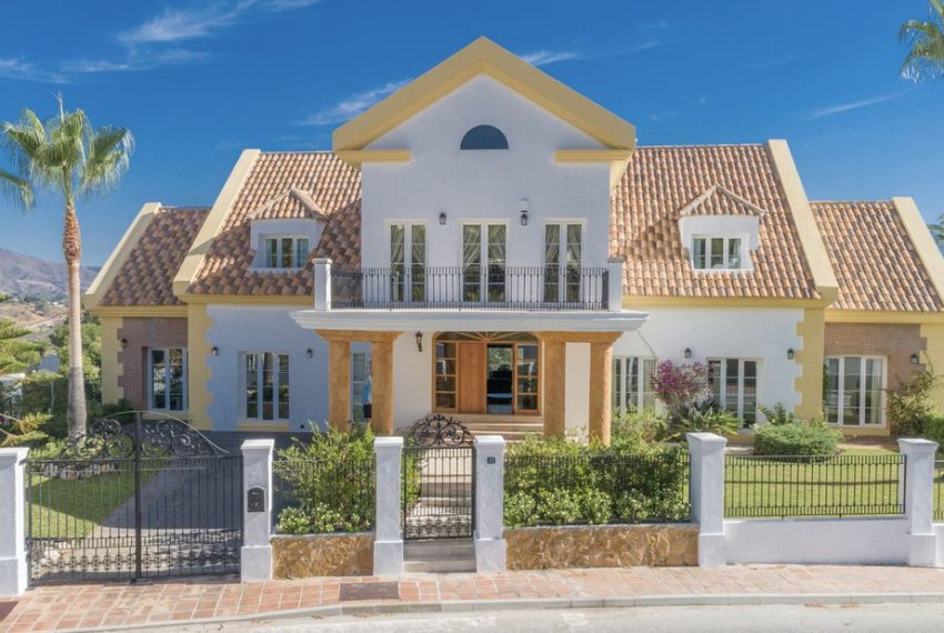 R5102338-Villa-For-Sale-La-Cala-Golf-Detached-6-Beds-597-Built-1