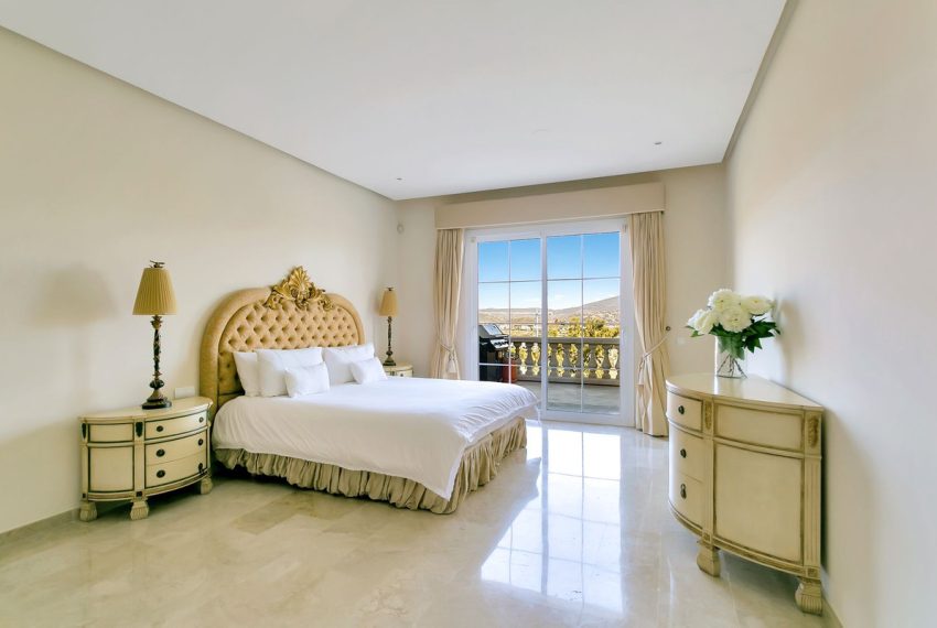 R5102338-Villa-For-Sale-La-Cala-Golf-Detached-6-Beds-597-Built-10