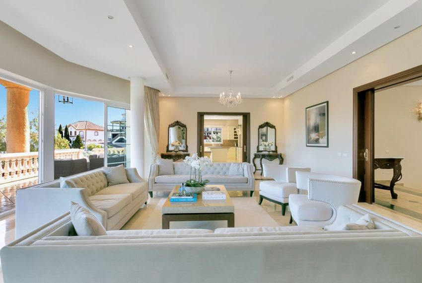 R5102338-Villa-For-Sale-La-Cala-Golf-Detached-6-Beds-597-Built-4