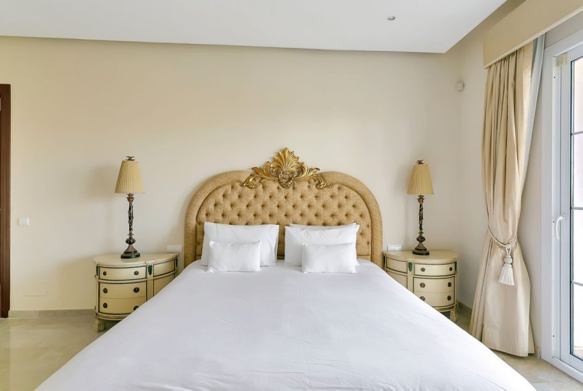 R5102338-Villa-For-Sale-La-Cala-Golf-Detached-6-Beds-597-Built-9