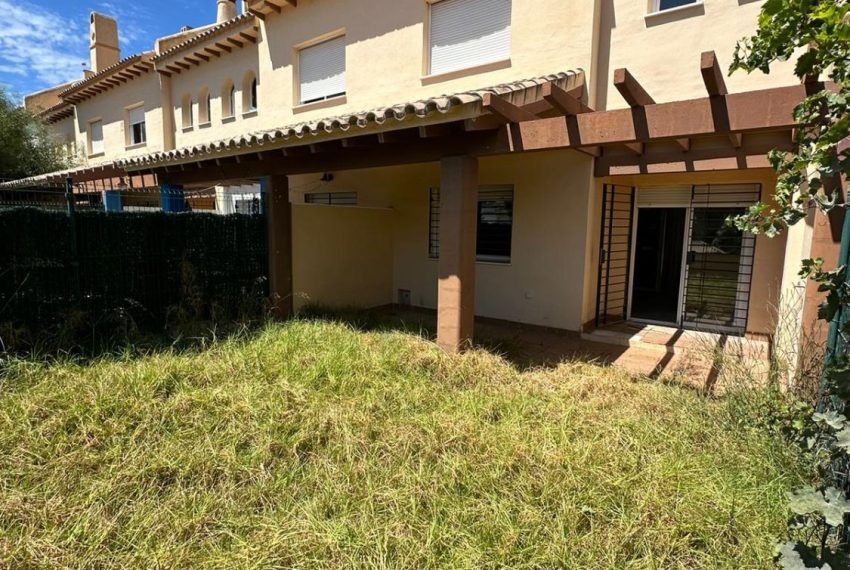 R5120113-Villa-For-Sale-Calahonda-Semi-Detached-4-Beds-213-Built-1