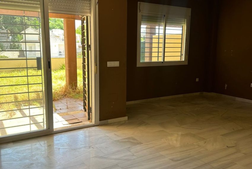 R5120113-Villa-For-Sale-Calahonda-Semi-Detached-4-Beds-213-Built-11