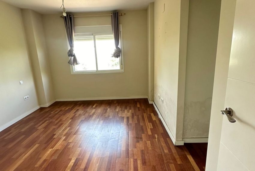 R5120113-Villa-For-Sale-Calahonda-Semi-Detached-4-Beds-213-Built-17