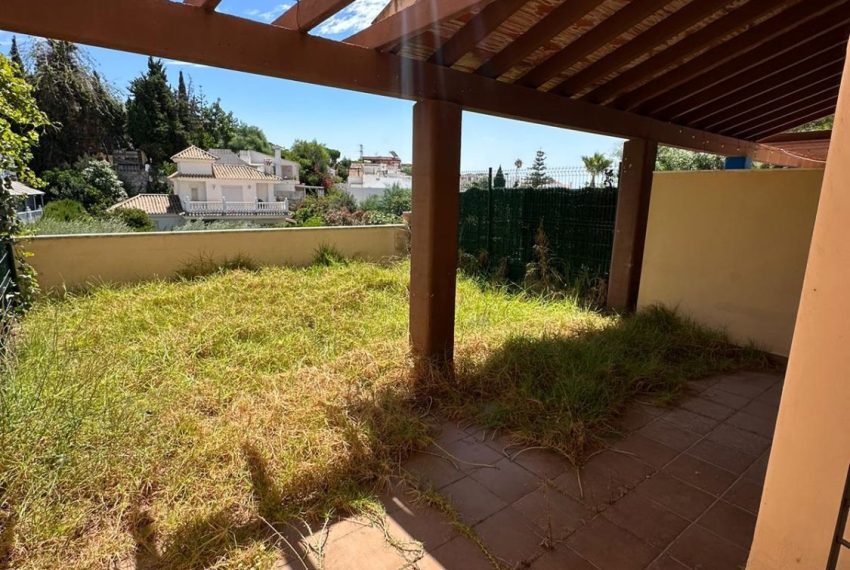 R5120113-Villa-For-Sale-Calahonda-Semi-Detached-4-Beds-213-Built-3