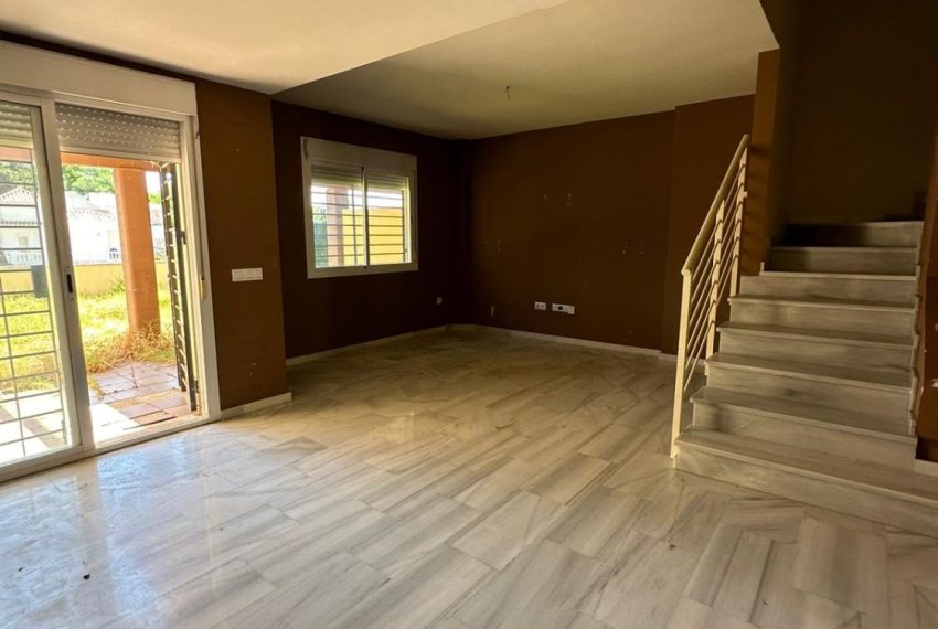 R5120113-Villa-For-Sale-Calahonda-Semi-Detached-4-Beds-213-Built-6