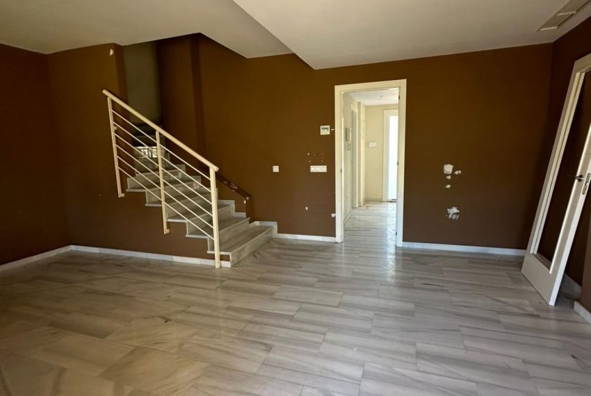 R5120113-Villa-For-Sale-Calahonda-Semi-Detached-4-Beds-213-Built-8