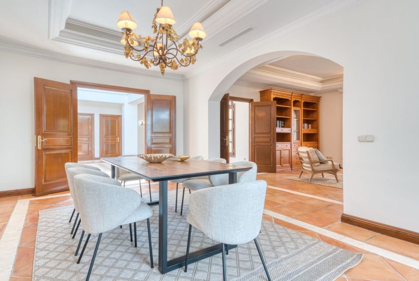 R5127400-Villa-For-Sale-La-Zagaleta-Detached-6-Beds-868-Built-13