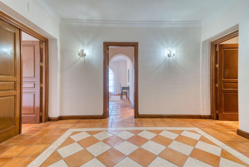 R5127400-Villa-For-Sale-La-Zagaleta-Detached-6-Beds-868-Built-18