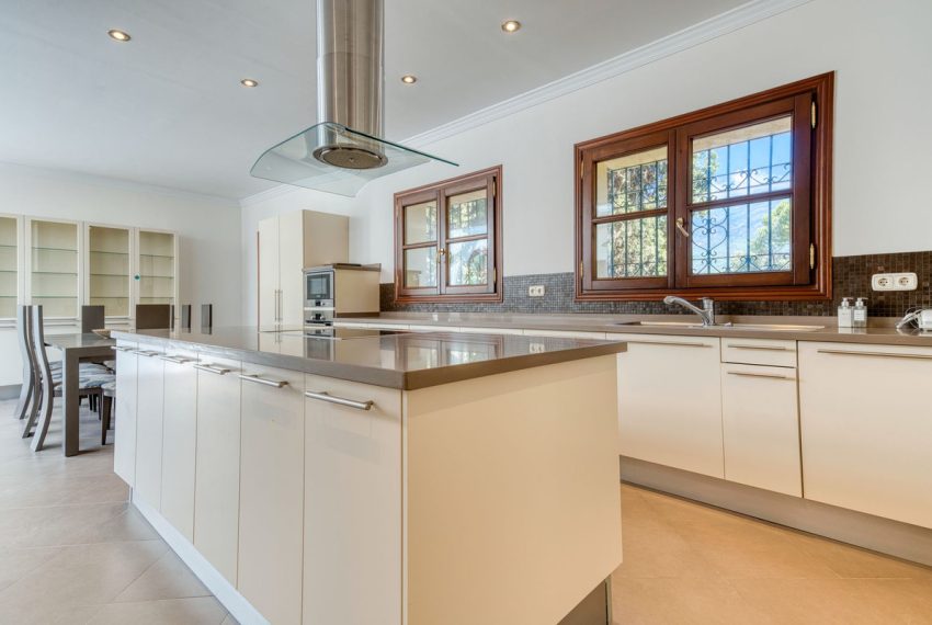 R5127400-Villa-For-Sale-La-Zagaleta-Detached-6-Beds-868-Built-7