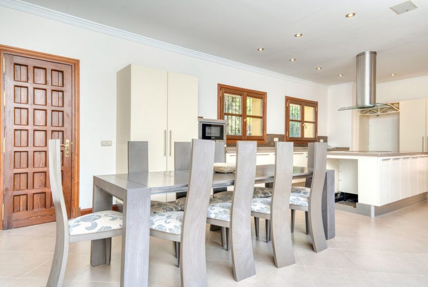 R5127400-Villa-For-Sale-La-Zagaleta-Detached-6-Beds-868-Built-8