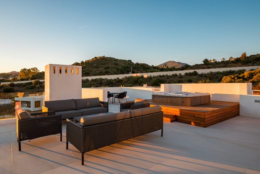 R5141164-Villa-For-Sale-Nueva-Andalucia-Detached-7-Beds-913-Built-17