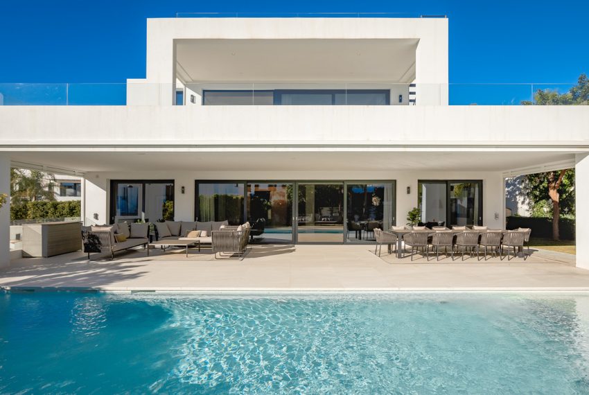 R5141164-Villa-For-Sale-Nueva-Andalucia-Detached-7-Beds-913-Built-2