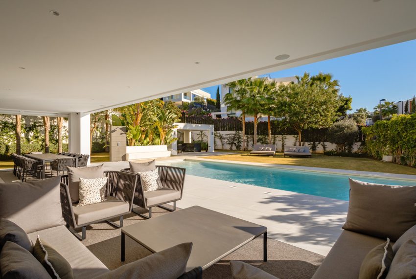 R5141164-Villa-For-Sale-Nueva-Andalucia-Detached-7-Beds-913-Built-4