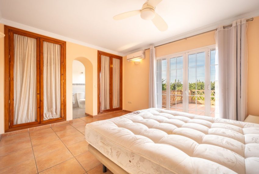 R5146882-Villa-For-Sale-Elviria-Detached-4-Beds-225-Built-16