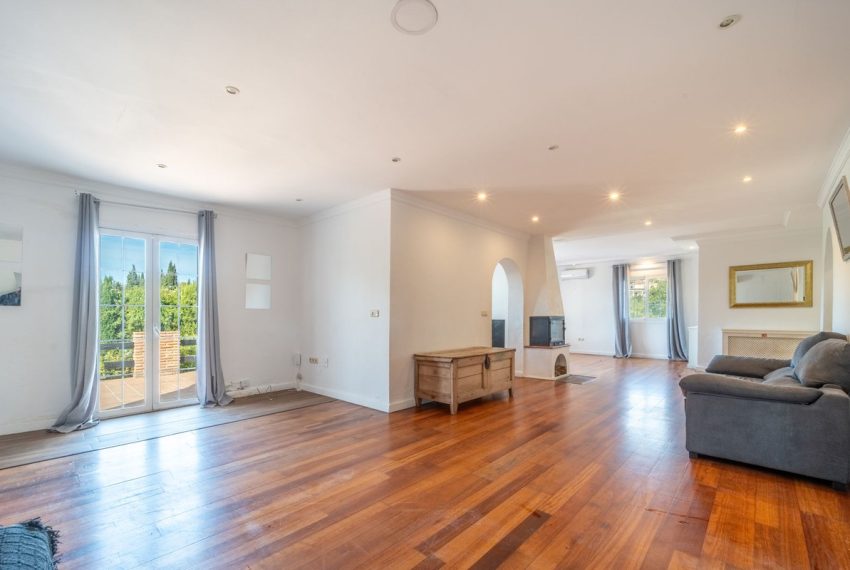 R5146882-Villa-For-Sale-Elviria-Detached-4-Beds-225-Built-5