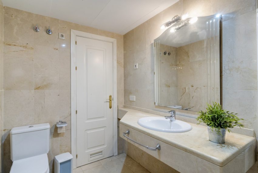 R5152291-Apartment-For-Sale-The-Golden-Mile-Ground-Floor-1-Beds-85-Built-8