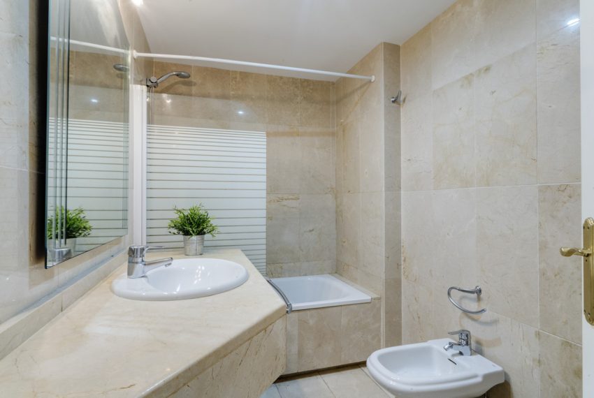 R5152291-Apartment-For-Sale-The-Golden-Mile-Ground-Floor-1-Beds-85-Built-9