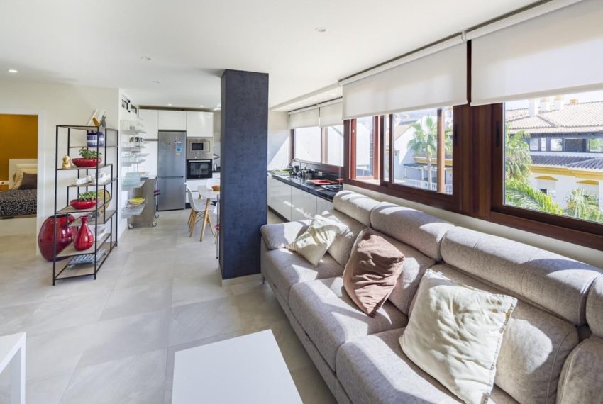 R5153200-Apartment-For-Sale-Nueva-Andalucia-Penthouse-3-Beds-77-Built-2