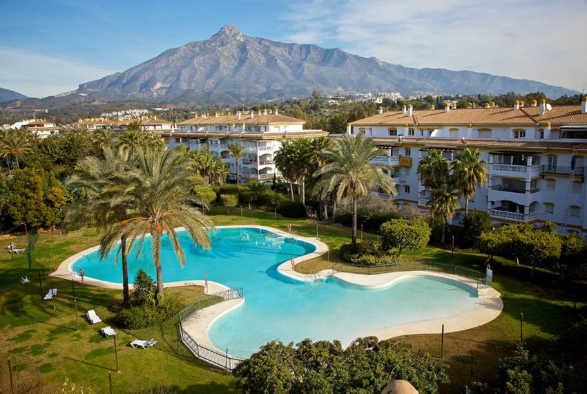 R5153200-Apartment-For-Sale-Nueva-Andalucia-Penthouse-3-Beds-77-Built