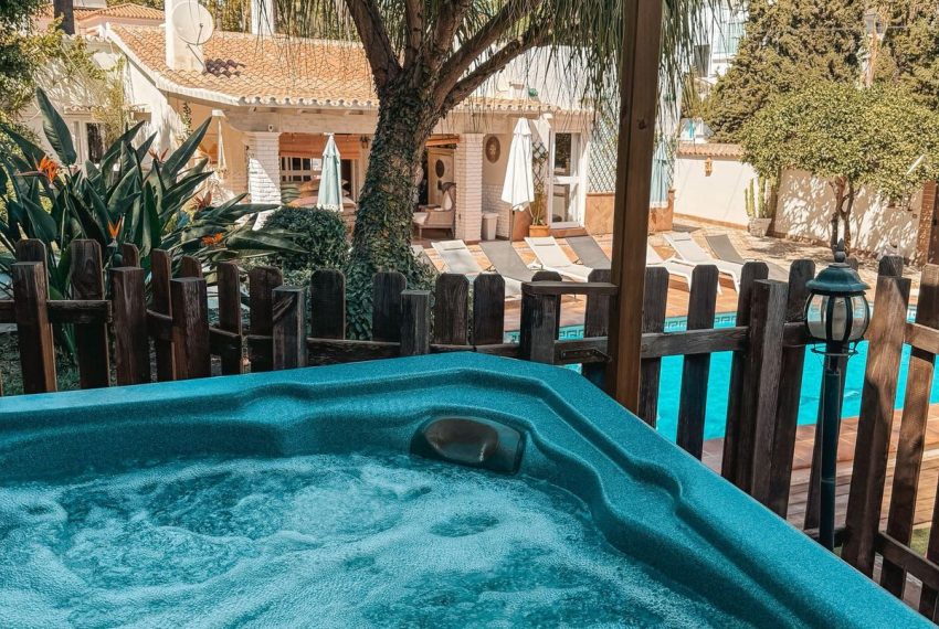 R5156332-Villa-For-Sale-Nueva-Andalucia-Detached-5-Beds-200-Built-11