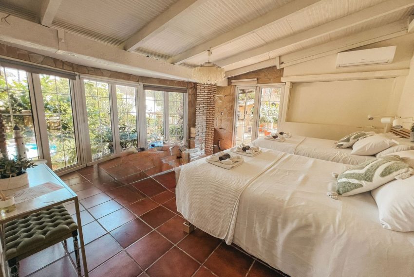 R5156332-Villa-For-Sale-Nueva-Andalucia-Detached-5-Beds-200-Built-12