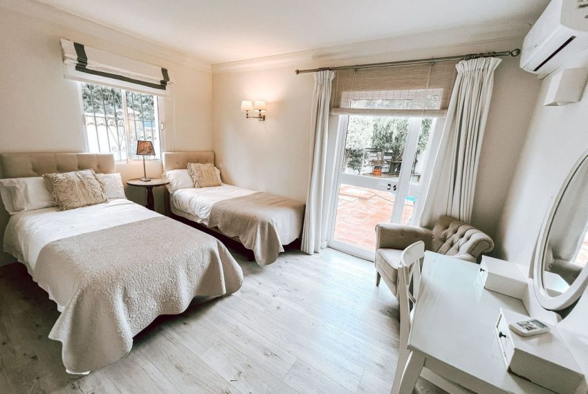 R5156332-Villa-For-Sale-Nueva-Andalucia-Detached-5-Beds-200-Built-14