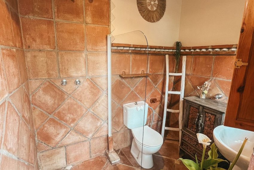 R5156332-Villa-For-Sale-Nueva-Andalucia-Detached-5-Beds-200-Built-17