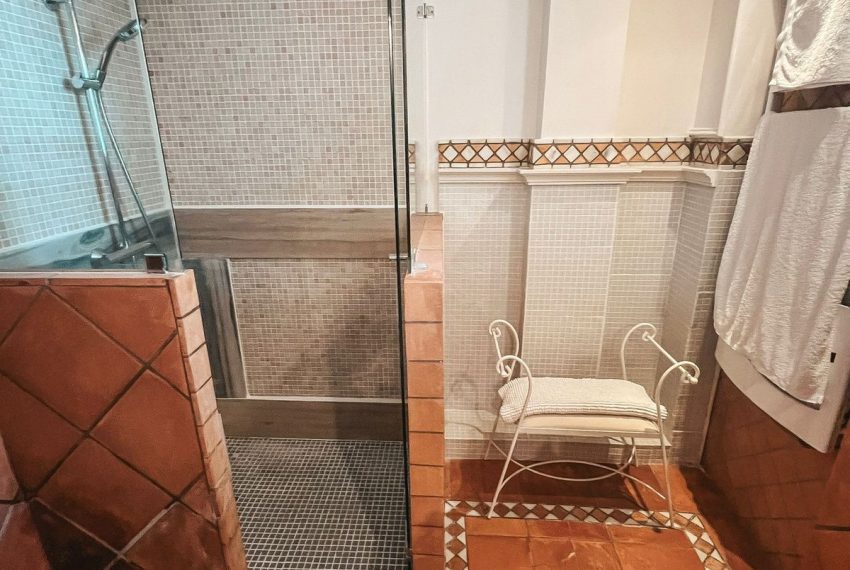 R5156332-Villa-For-Sale-Nueva-Andalucia-Detached-5-Beds-200-Built-18