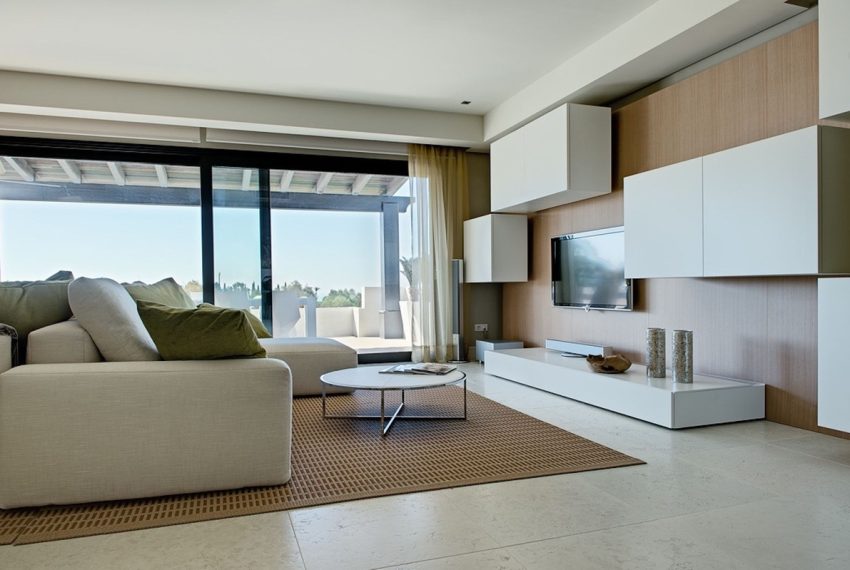 R5157004-Villa-For-Sale-The-Golden-Mile-Detached-5-Beds-413-Built-1