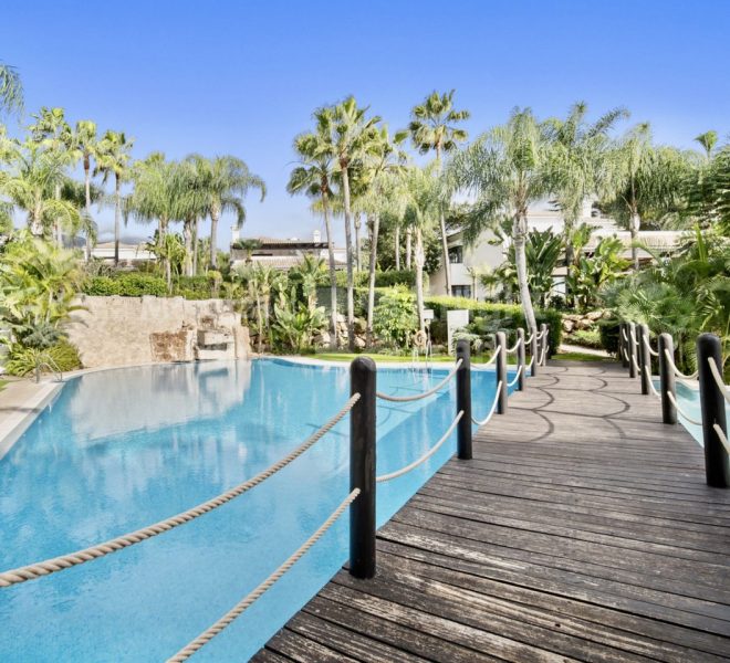 R5157004-Image 1-Detached - 5 Beds - 413 Built