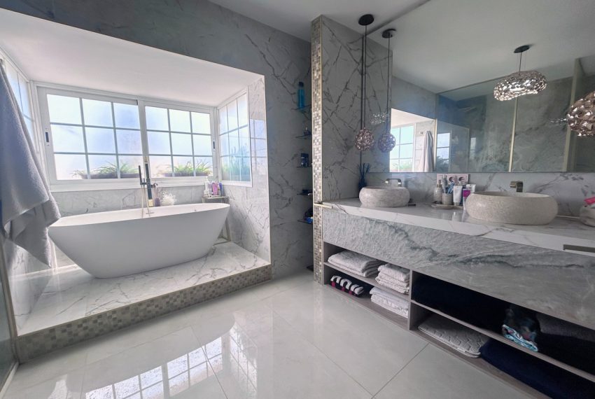 R5159092-Villa-For-Sale-Guadalmina-Alta-Detached-7-Beds-623-Built-10