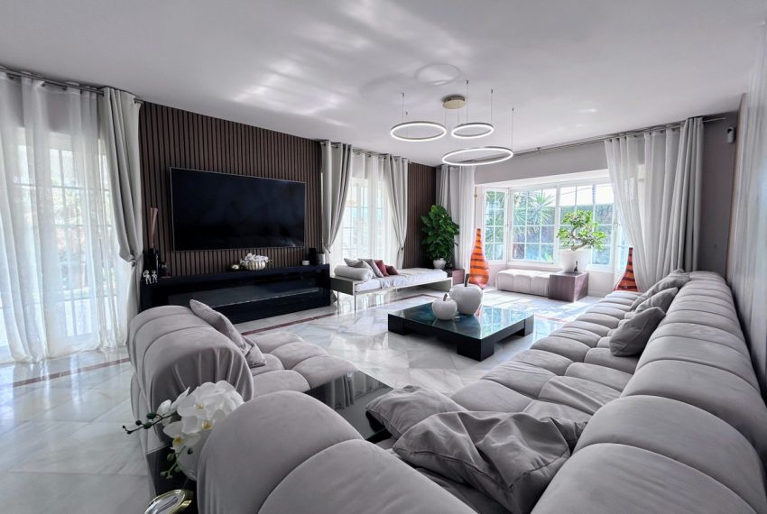 R5159092-Villa-For-Sale-Guadalmina-Alta-Detached-7-Beds-623-Built-2