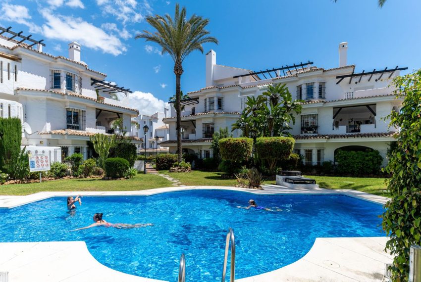R5167117-Apartment-For-Sale-Nueva-Andalucia-Middle-Floor-3-Beds-135-Built