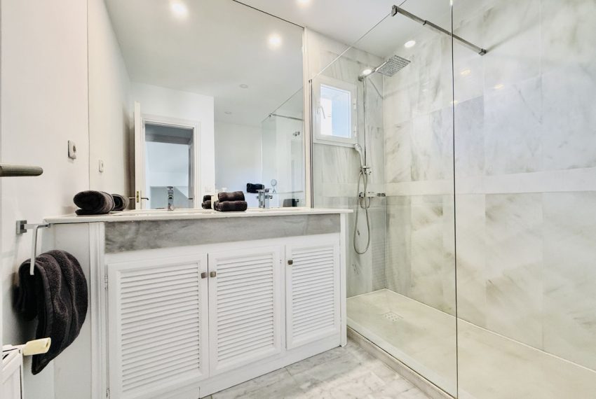 R5169469-Villa-For-Sale-Guadalmina-Baja-Semi-Detached-4-Beds-220-Built-14