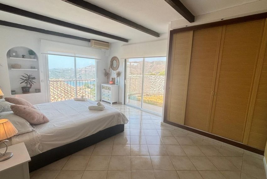 R5169826-Villa-For-Sale-Istan-Detached-4-Beds-204-Built-18