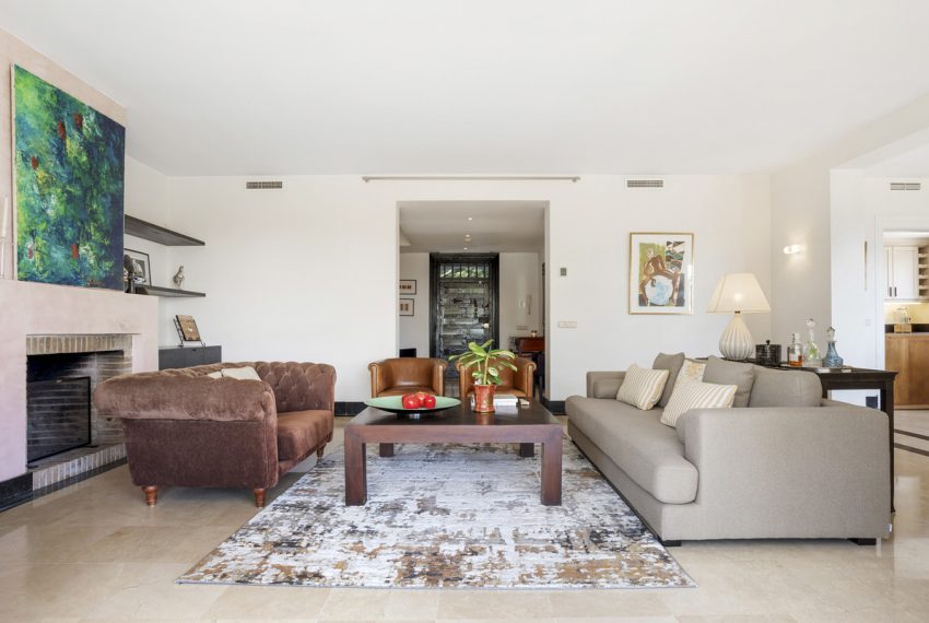 R5171176-Villa-For-Sale-Nueva-Andalucia-Detached-3-Beds-306-Built-2