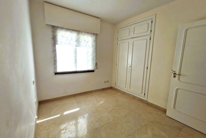 R5171572-Apartment-For-Sale-The-Golden-Mile-Ground-Floor-2-Beds-88-Built-9