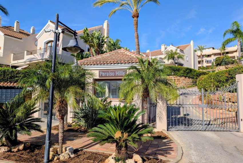 R5171575-Villa-For-Sale-El-Paraiso-Semi-Detached-4-Beds-215-Built-1