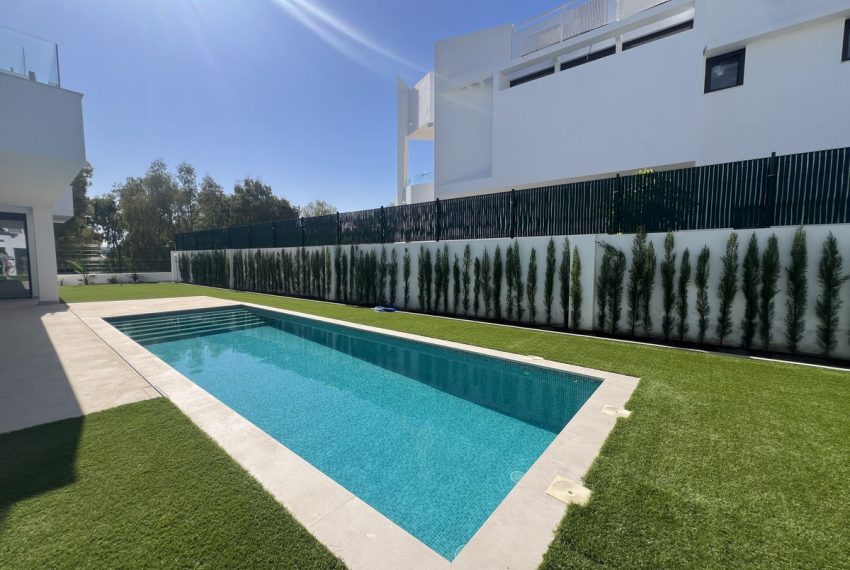 R5172730-Villa-For-Sale-Atalaya-Detached-5-Beds-302-Built-1