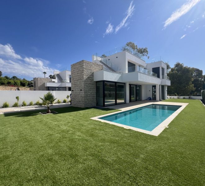 R5172730-Image 1-Detached - 5 Beds - 302 Built