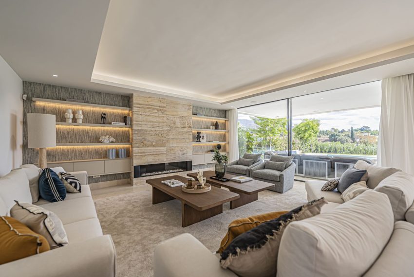 R5172739-Villa-For-Sale-The-Golden-Mile-Detached-5-Beds-471-Built-1