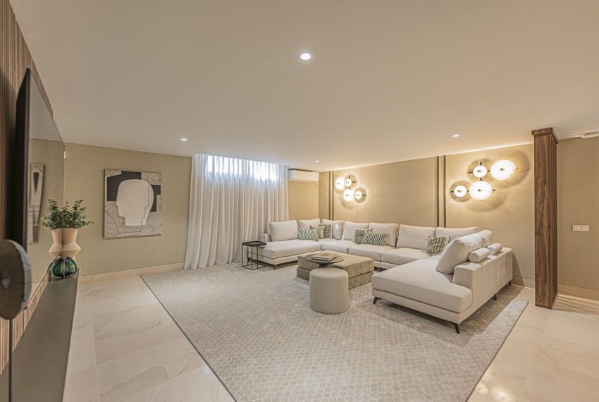 R5172739-Villa-For-Sale-The-Golden-Mile-Detached-5-Beds-471-Built-17