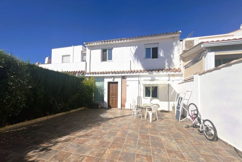 R5172778-Villa-For-Sale-Estepona-Semi-Detached-3-Beds-80-Built