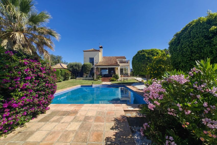 R5173057-Villa-For-Sale-Estepona-Detached-3-Beds-289-Built