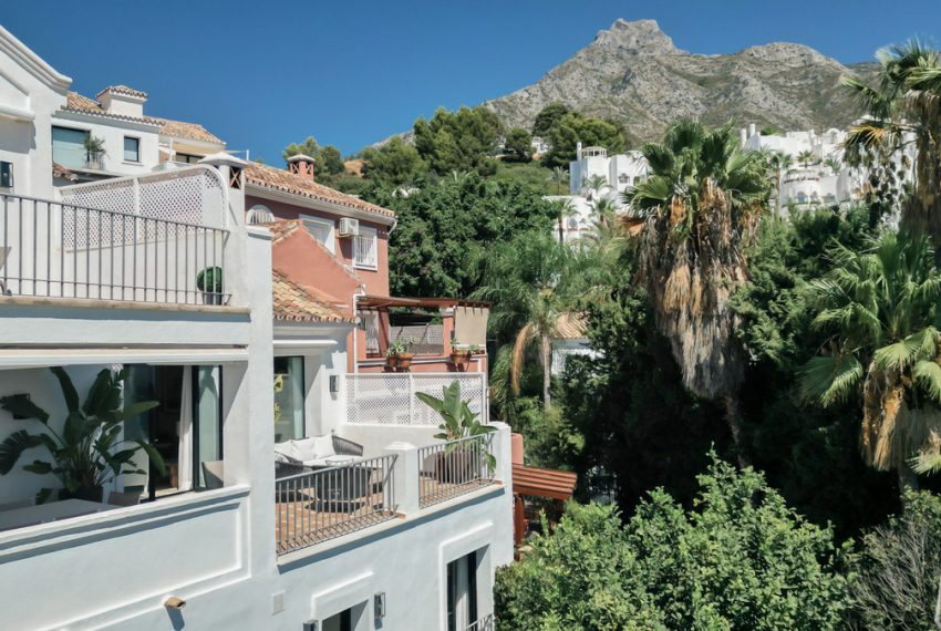 R5173534-Townhouse-For-Sale-The-Golden-Mile-Detached-4-Beds-148-Built-5