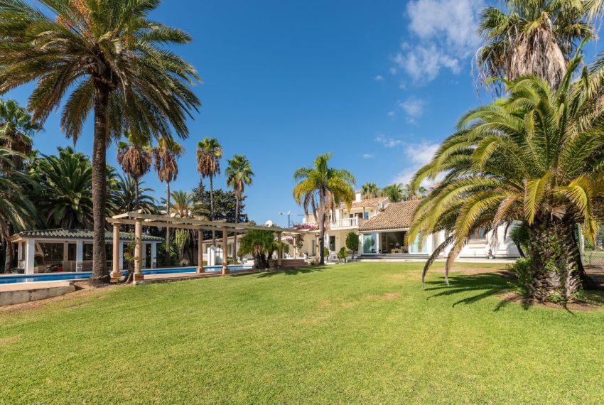 R5173597-Villa-For-Sale-Estepona-Detached-4-Beds-842-Built-11