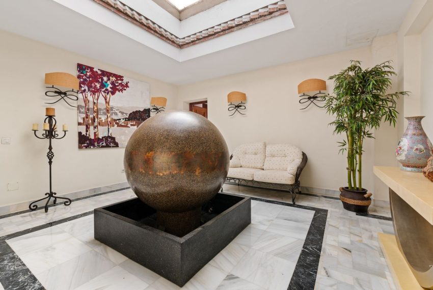 R5173597-Villa-For-Sale-Estepona-Detached-4-Beds-842-Built-5