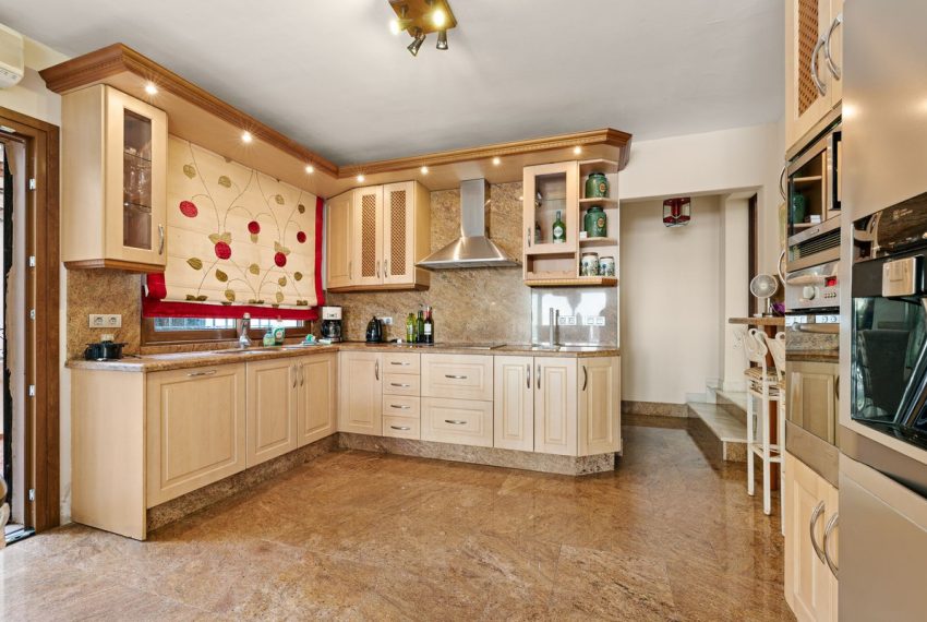 R5173597-Villa-For-Sale-Estepona-Detached-4-Beds-842-Built-6